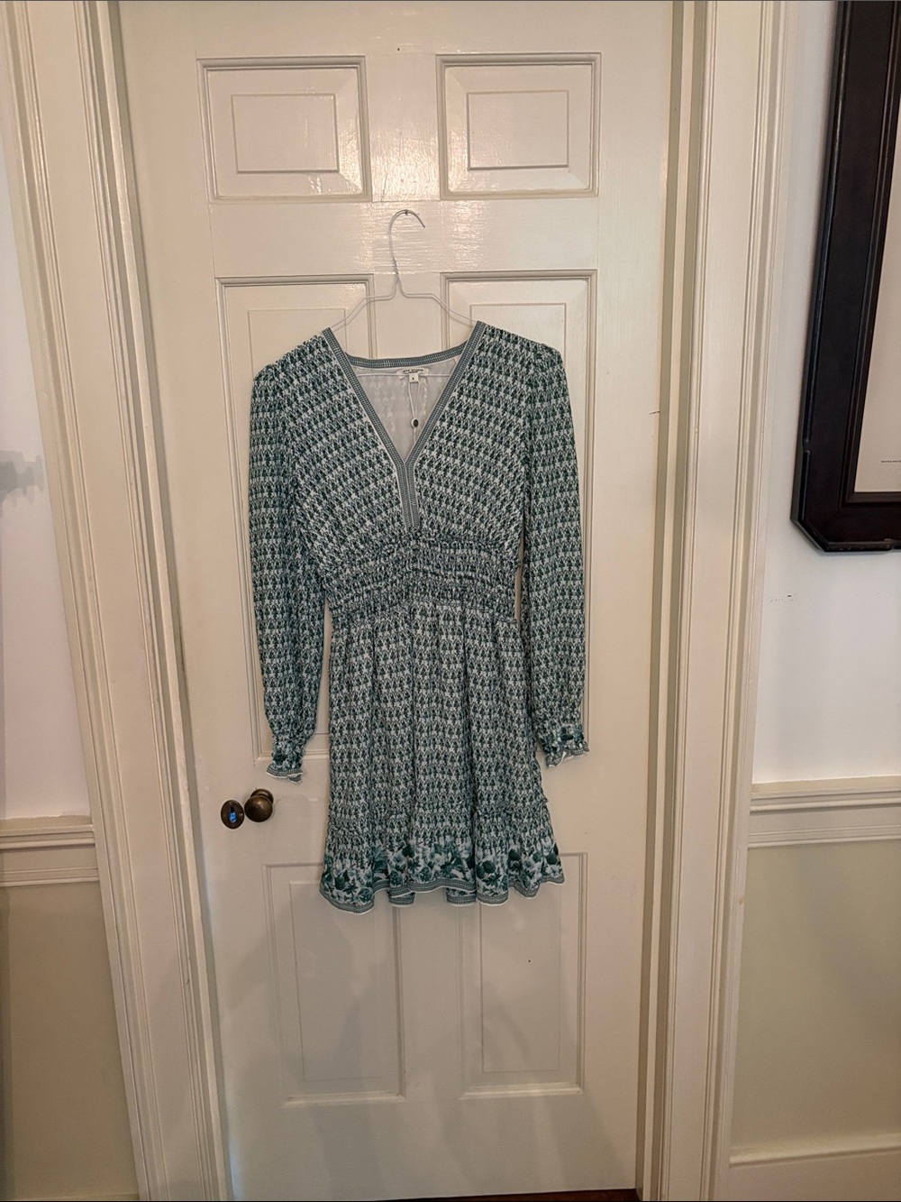 Max Stidio Green V-Neck Long Sleeve Dress